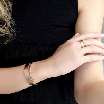 Rigid silver-plated bracelet with different textures - Bijou de créateur