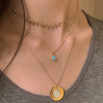 Delicate and sensual necklace in 24K gold GAÏA Rainbow moonstone.