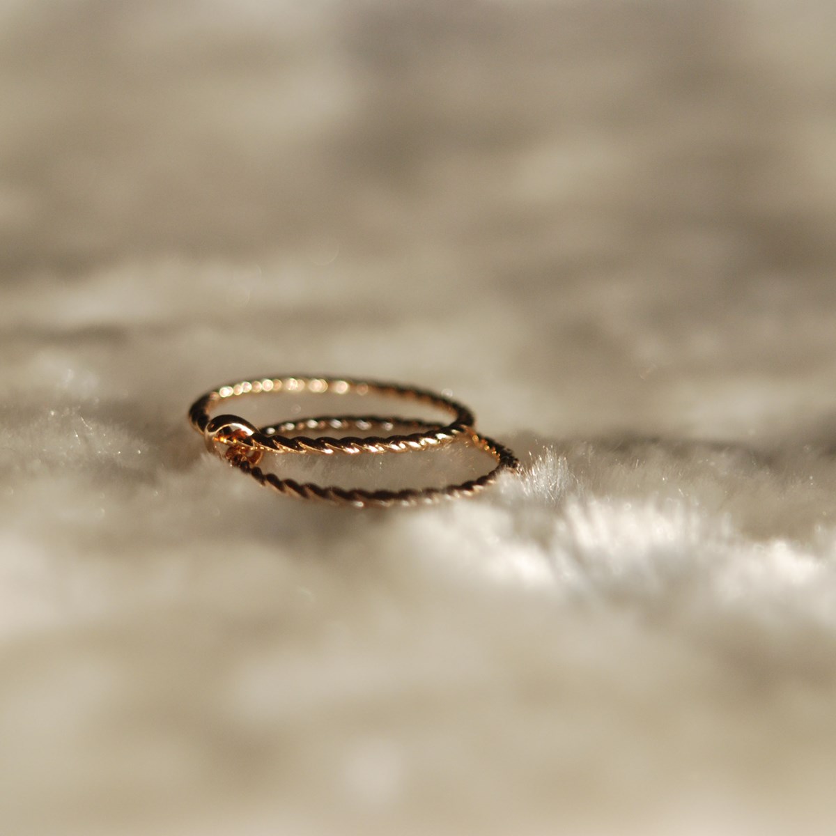 Bague avec un double anneau torsadé plaqué or ZOÉ - Bijoux Privés Discovery - vue 3