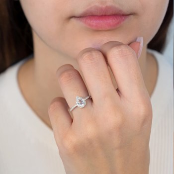 Bague 'Salomé' Or blanc et Topaze