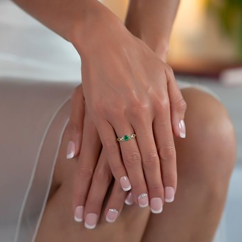 Bague ADEN Or 585 Jaune Emeraude et diamants 2.2grs