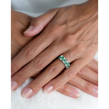 Bague émeraude et diamants en argent 925 : un bijou précieux et luxueux | Aden Boutique