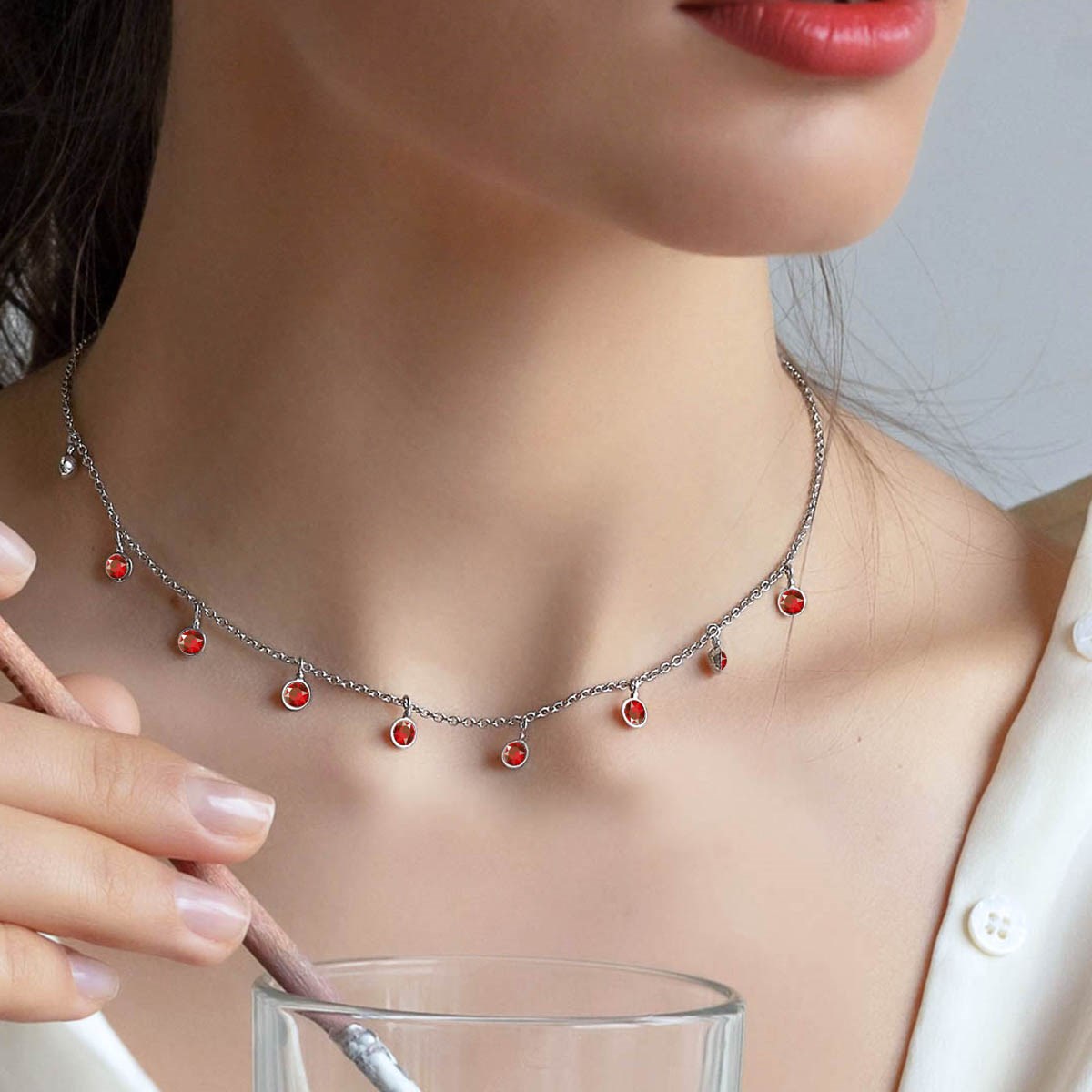 Collier chaîne ras de cou avec pierres tombantes SENSUELLE Argenté & Rouge écarlate - vue 2