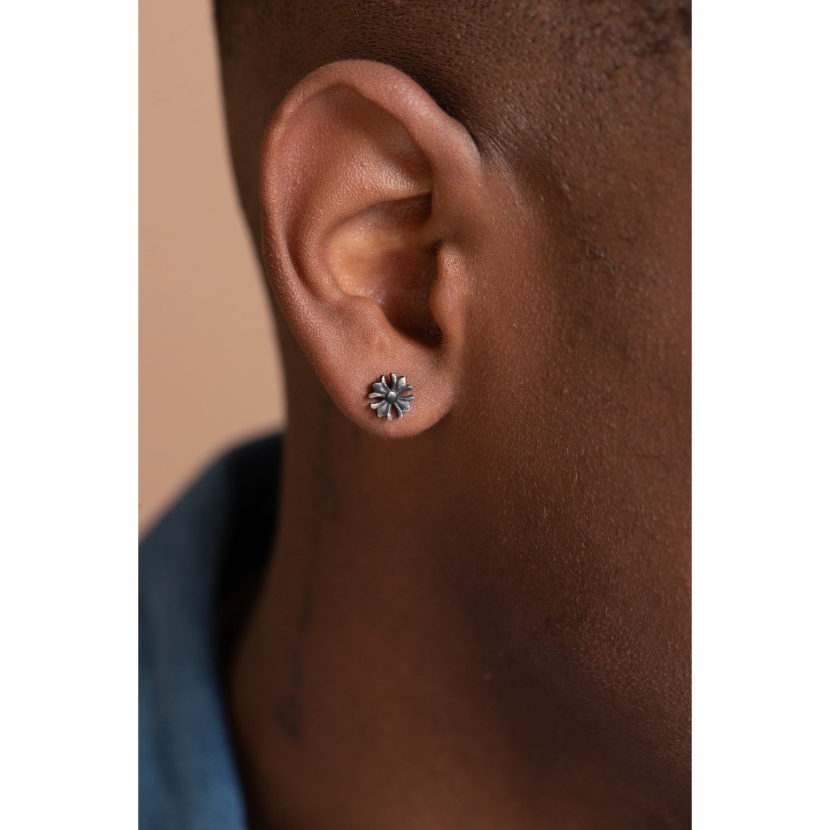 Boucles d'oreilles clous Vitor en PVD - vue 2