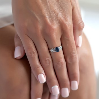 Bague Saphir et diamants sur Argent 925 2.934grs