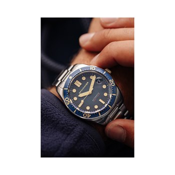 Montre homme automatique japonais Spinnaker - Bracelet acier inoxydable - 3 aiguilles avec date, lunette tournante