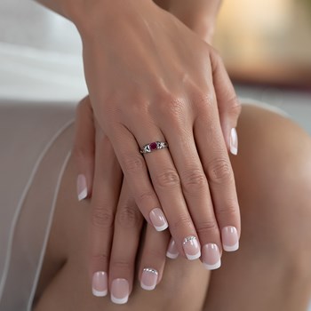 Bague ADEN Or 585 Blanc Rubis et diamants 1.966grs