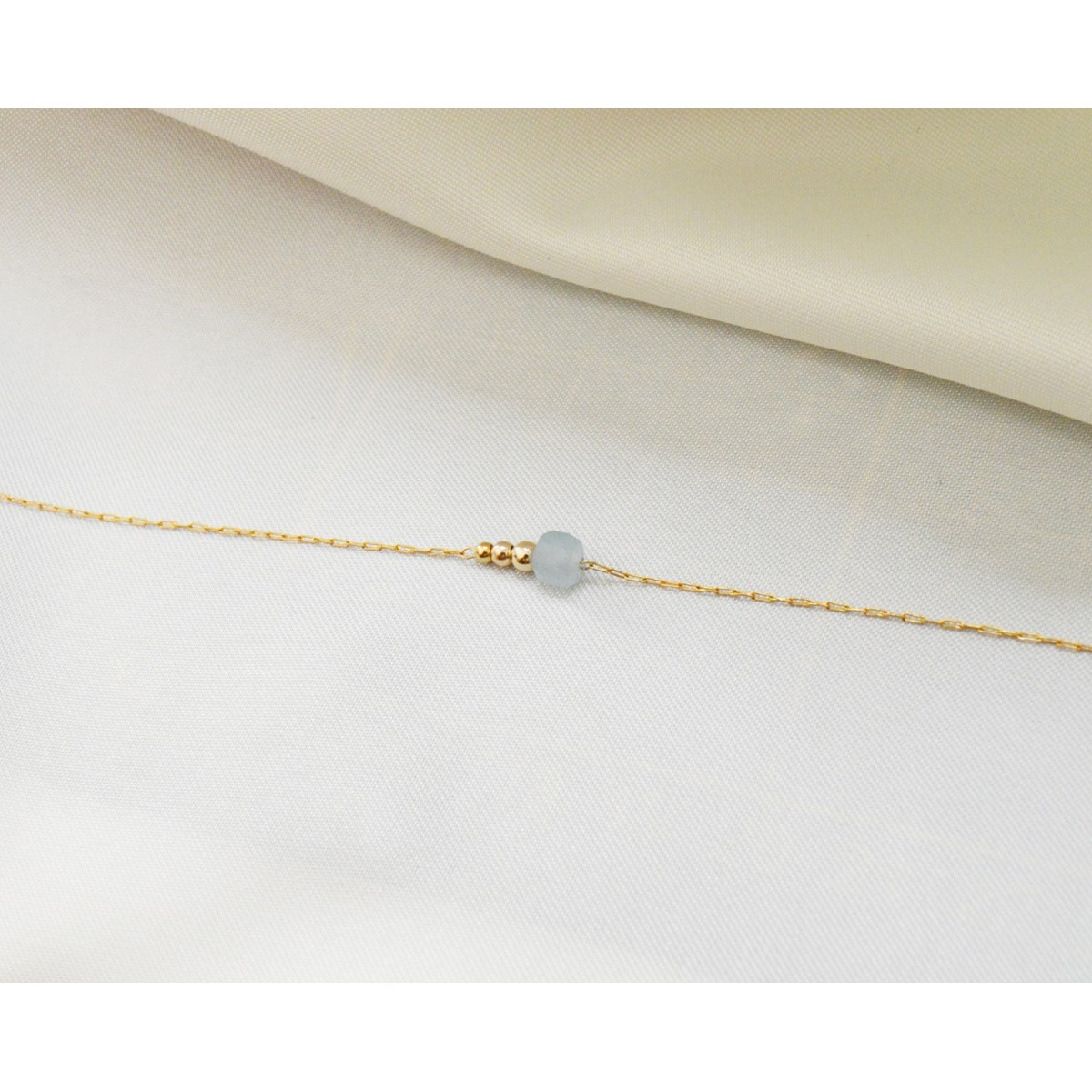 Bracelet  fin orné d une perle semi-precieuse  de Aigue Marine - vue 4