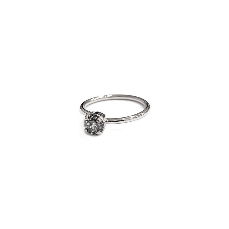 Bague ajustable en plaqué argent ornée d'un petit cristal gris - Bijou de créateur