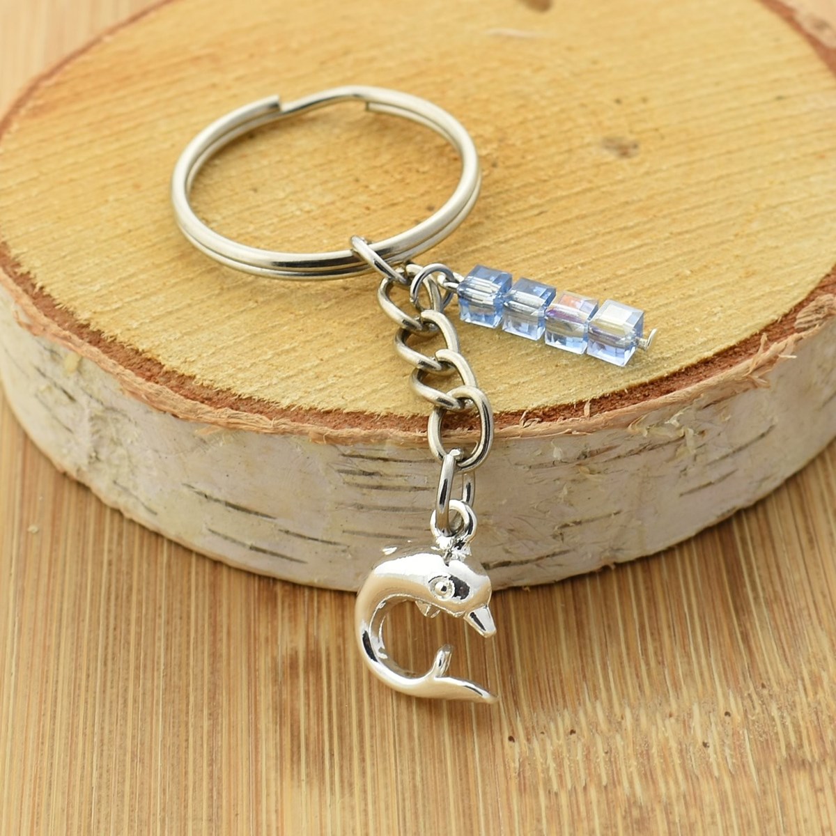 Porte-clés dauphin argenté et cubes bleus - vue 3