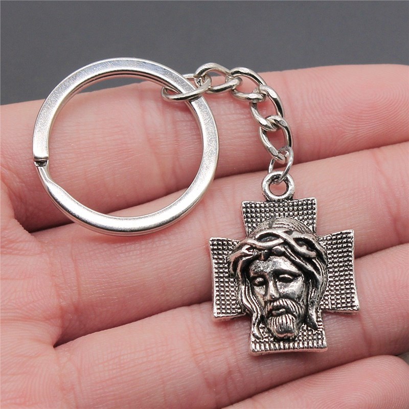 Porte-clés crucifix Jésus Christ argenté - vue 2