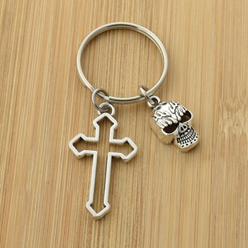 Silver skull and crossbones key ring