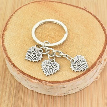 Keyring with 3 eye in a silver heart pendants