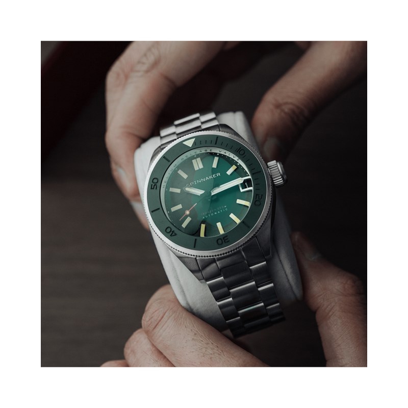 Montre homme automatique japonais Spinnaker - Bracelet acier inoxydable - 3 aiguilles avec date, lunette tournante - vue 3
