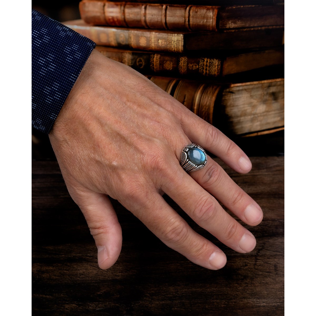 Bague Homme en Argent Vieilli avec Labradorite - Bijou Unique pour Occasions Spéciales | Aden - vue 4