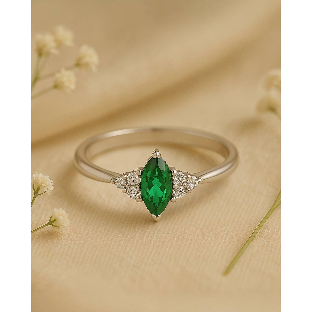 Bague Emeralda Or Blanc 14K avec Émeraude Marquise et Diamants | ADEN Joaillerie - vue 3