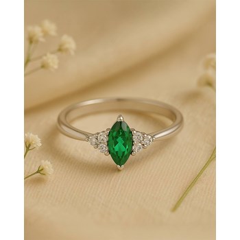Bague Emeralda Or Blanc 14K avec Émeraude Marquise et Diamants | ADEN Joaillerie