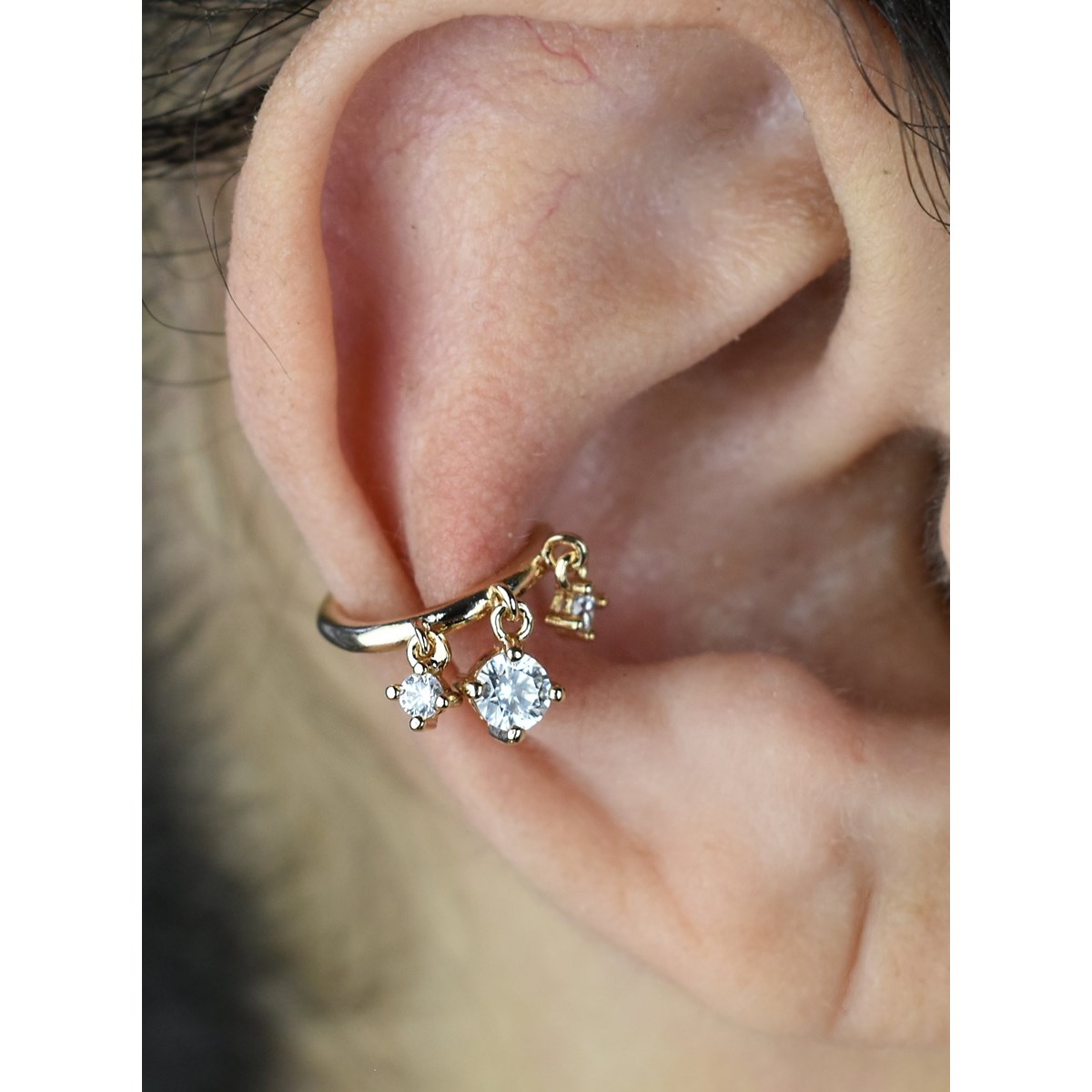 Clip d'oreille earcuff 3 oxydes de zirconium pendants Plaqué OR 750 3 microns - vue 2