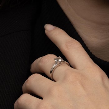 Bague 'Esmée' Or blanc et Topaze