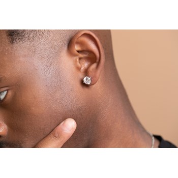Boucles d'oreilles puces Issa en Acier 316L avec oxyde de zirconium blanc