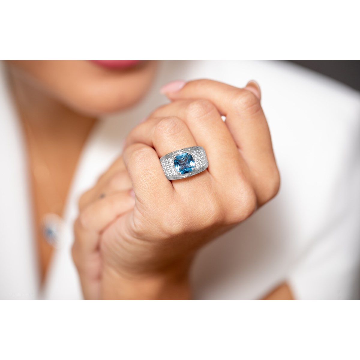 Bague Margaret en Plaqué Or avec oxyde de zirconium bleu topaze - vue 2