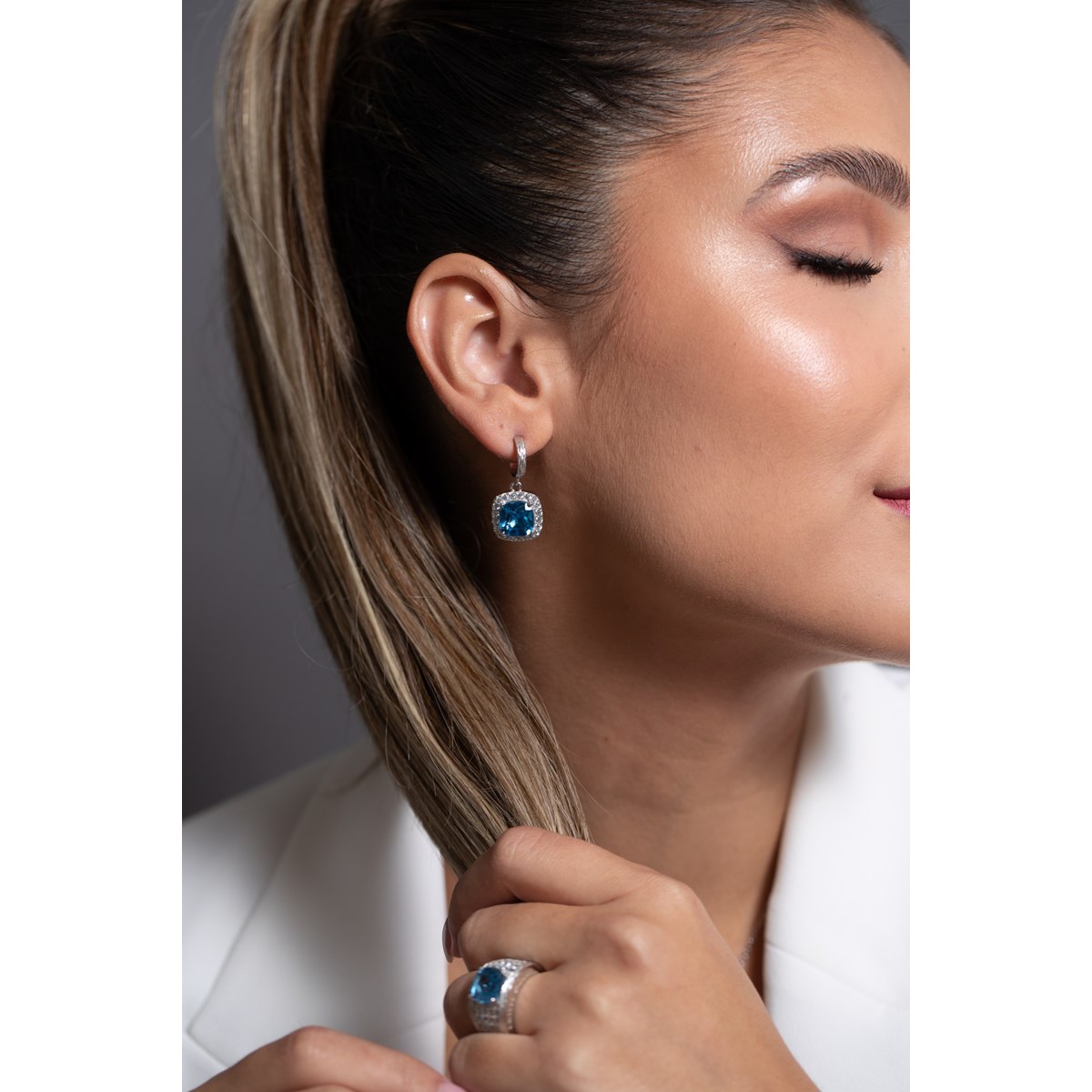 Boucles d'oreilles pendantes MARGARET en Argent avec pierre synthétique bleu topaze - vue 4