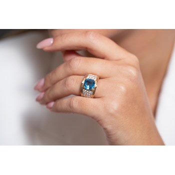 Bague Margaret en Plaqué Or avec oxyde de zirconium bleu topaze