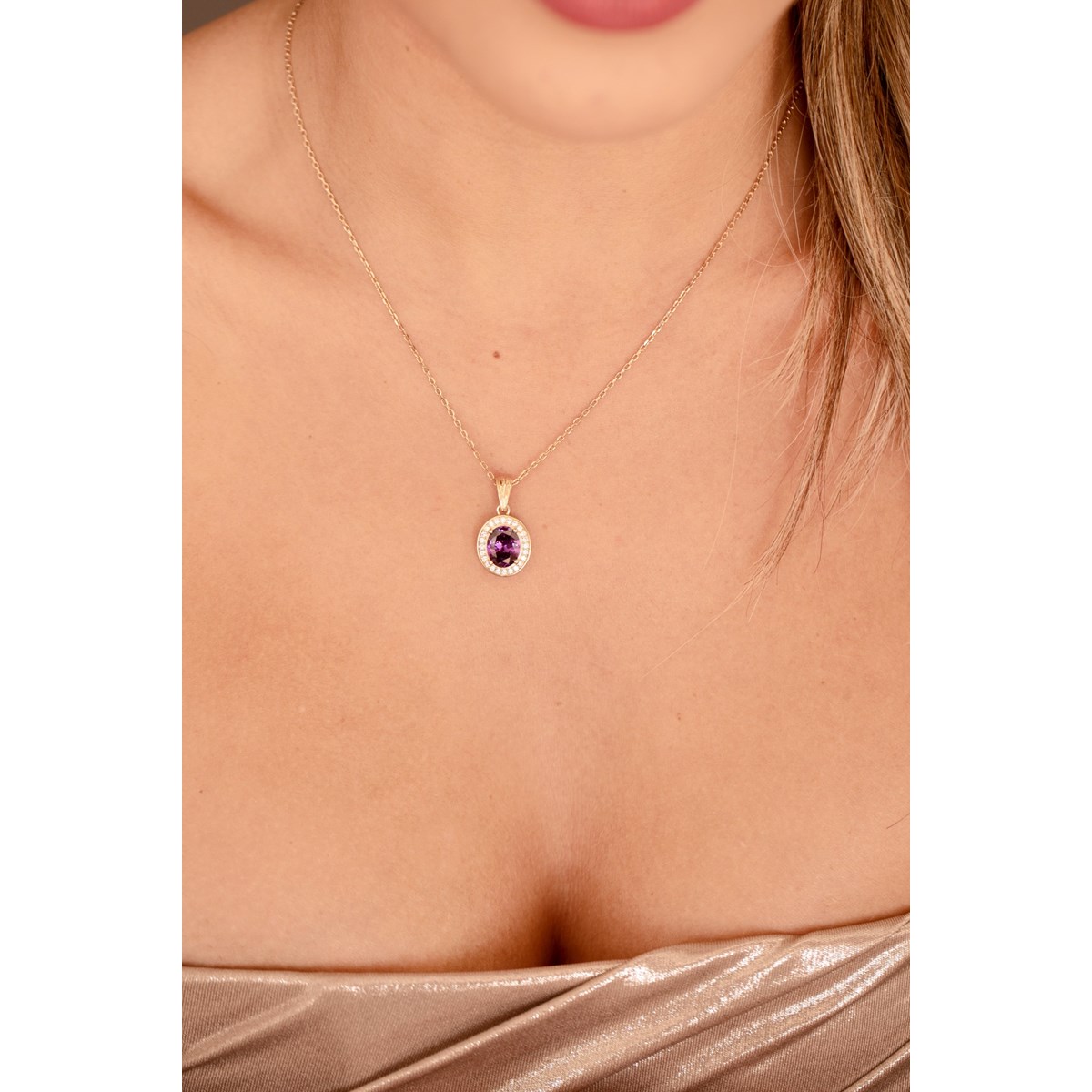 Collier mono-motif VICTORIA en Plaqué Or avec oxyde de zirconium mauve amethyste - vue 2