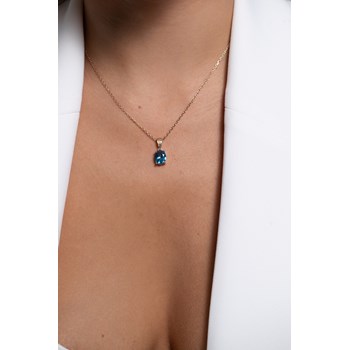 Collier mono-motif Elisabeth en Plaqué Or avec oxyde de zirconium bleu topaze