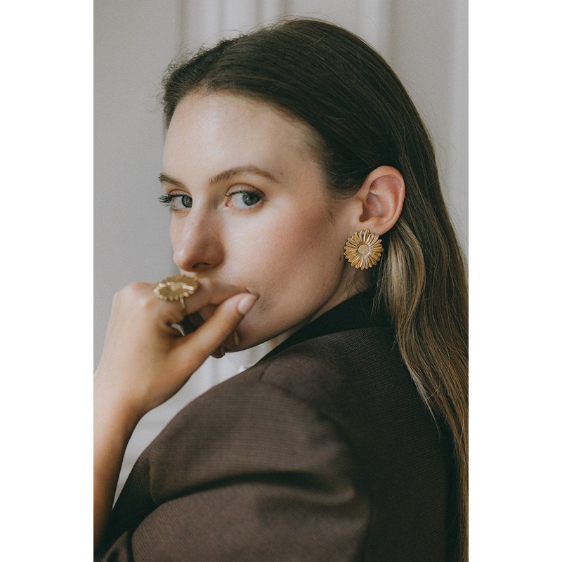 maxi boucles d'oreilles puces fleurs doré à l'or fin - MAÏA - vue 5