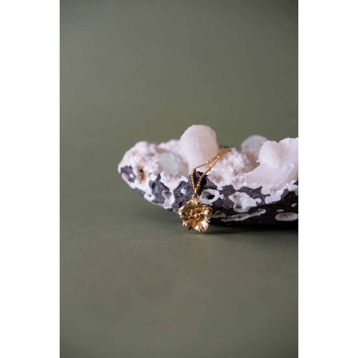 collier fleur doré à l'or fin - GAÏA - vue 3
