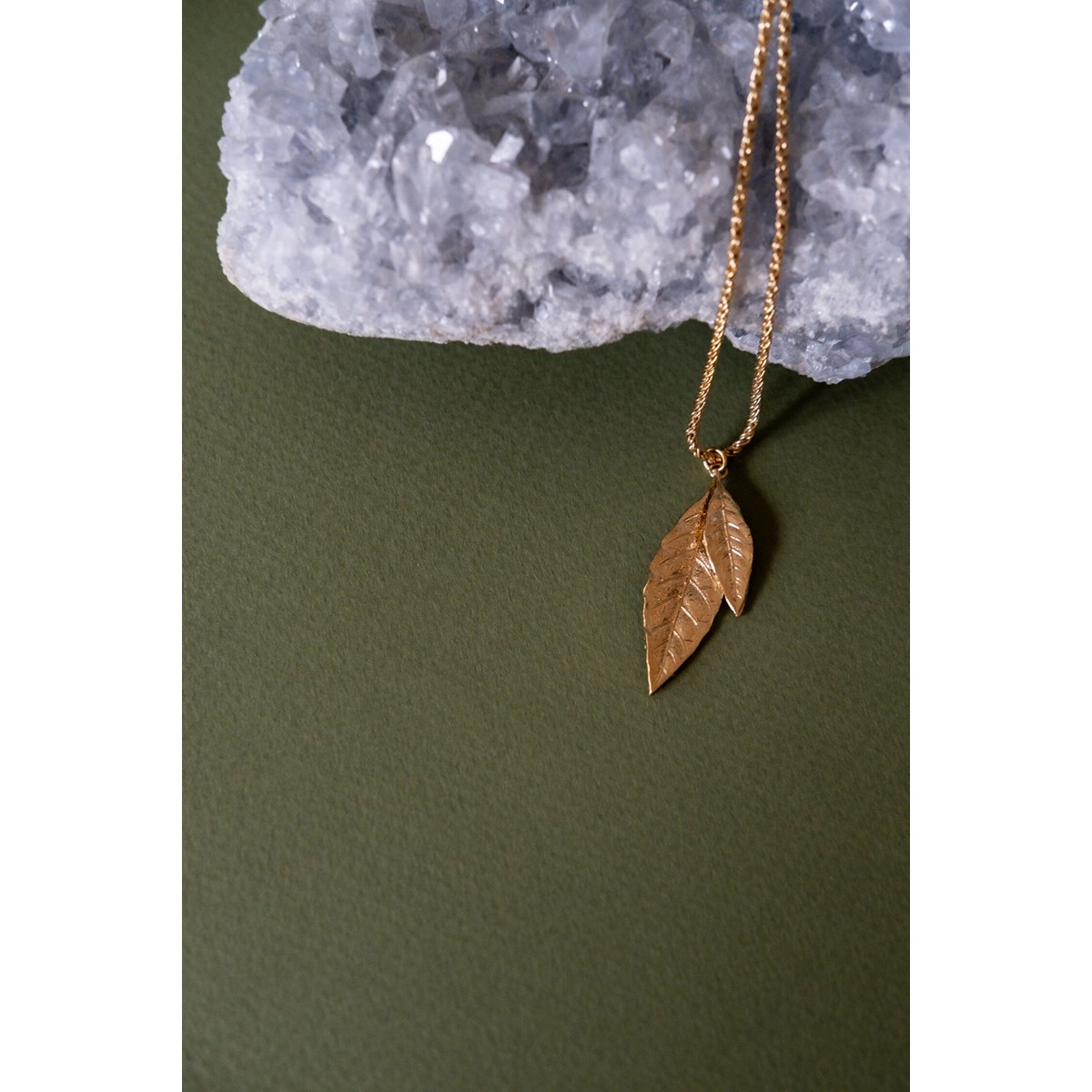 collier feuille doré à l'or fin - THALIE - vue 3