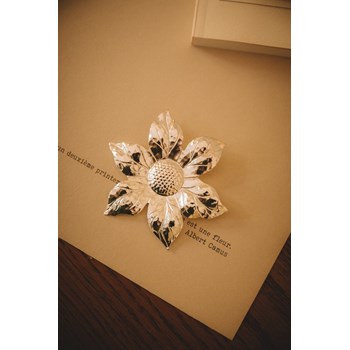 broche fleur plaqué argent - HESPÉRIS