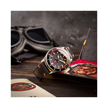 Montre Homme AVI-8 quartz - Bracelet cuir véritable de vachette + Nato - 3 aiguilles - Tuskegee