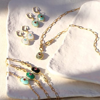 Boucles oeil pierre de lune dorées à l'or fin 24k DEVA
