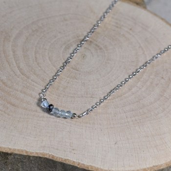 Collier Chaine Argent 925 Rhodié Quatre Perles Facettées de Topaze et Un Diamant Noir Facettée