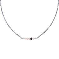Collier Chaine Argent Rhodié Quatre Perles Facettées de Quartz Rose et Un Diamant Noir Facettée