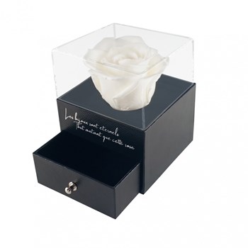 Jewelry box decorated with an eternal rose - white stabilized