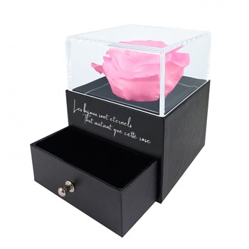 Jewelry box decorated with an eternal rose - stabilized pink
