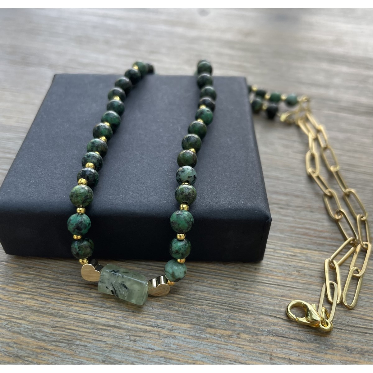 Collier perles de turquoises africaines - vue 4