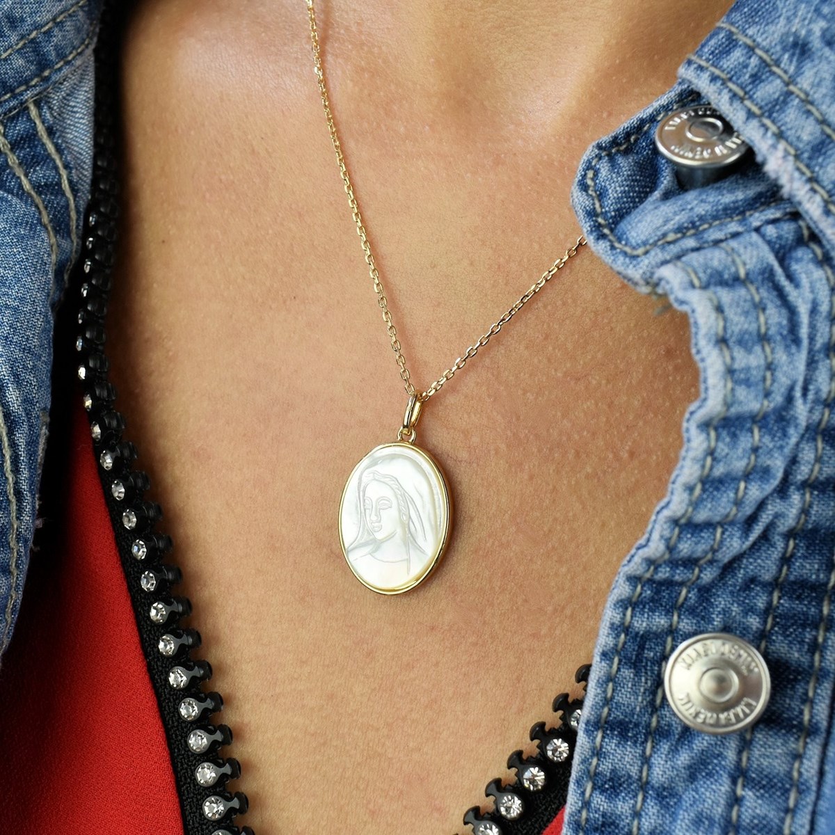 Collier Vierge Marie médaille ovale de nacre Symbole de foi et de protection Plaqué OR 750 3 microns - vue 3