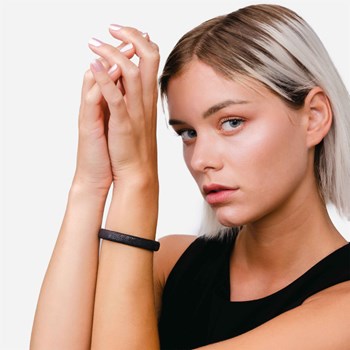 Zwarte pijlstaartrog armband 10