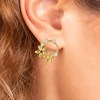 Boucles d'oreilles fleurs par SC Bohème ornées de deux véritables diamants noirs - vue V2