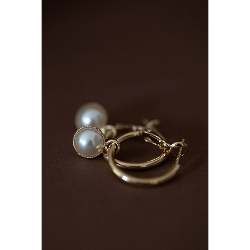 mini boucles d'oreilles créoles perles doré à l'or fin - NÉLYA - vue 3