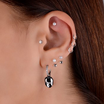 Piercing clicker in steel with manual opening