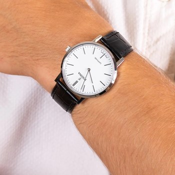 Montre Festina Classique cadran blan cuir noir
Collection Swiss Made