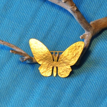 Broche Laiton Doré Papillon Martelé