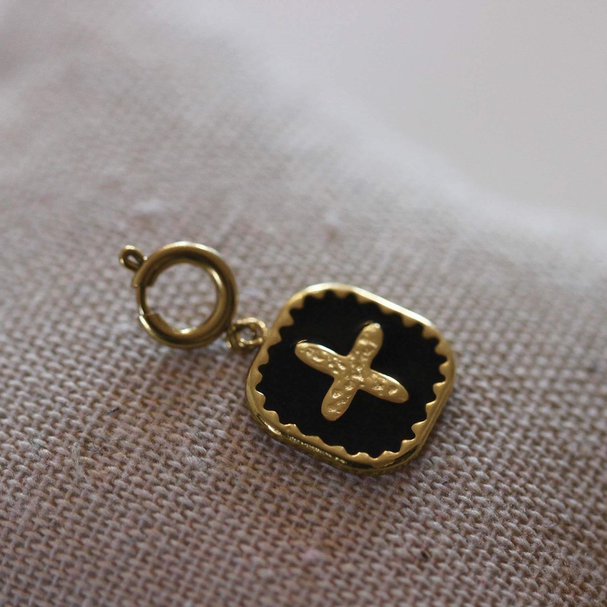 Charm Médaille Croix acier doré or - vue 2