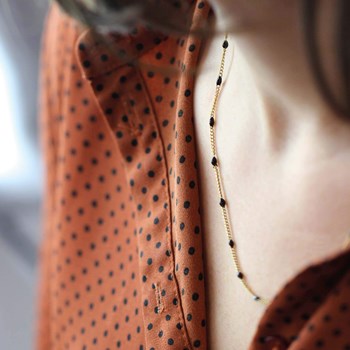Rozenkrans zwart staal gouden ketting