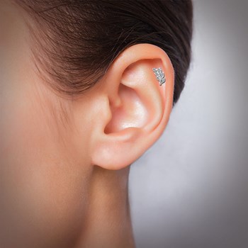 Surgical steel ear piercing with 6mm foil